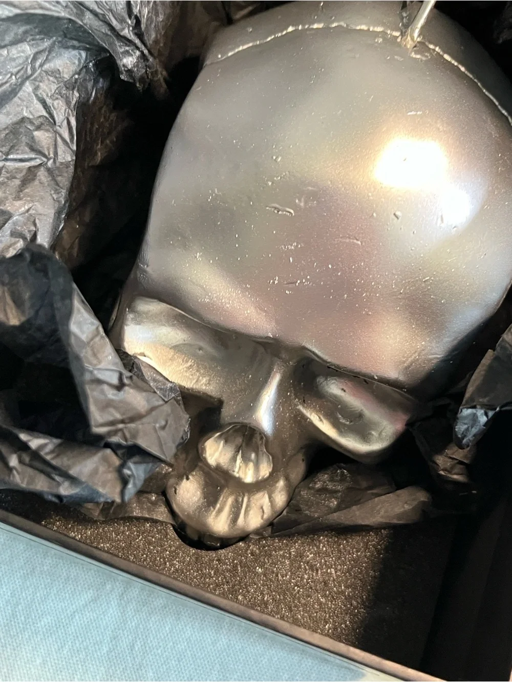 NWOT D.L. & Co. Silver Skull Sculpted Candle